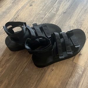 Tevas Flatform Mevia Sandal